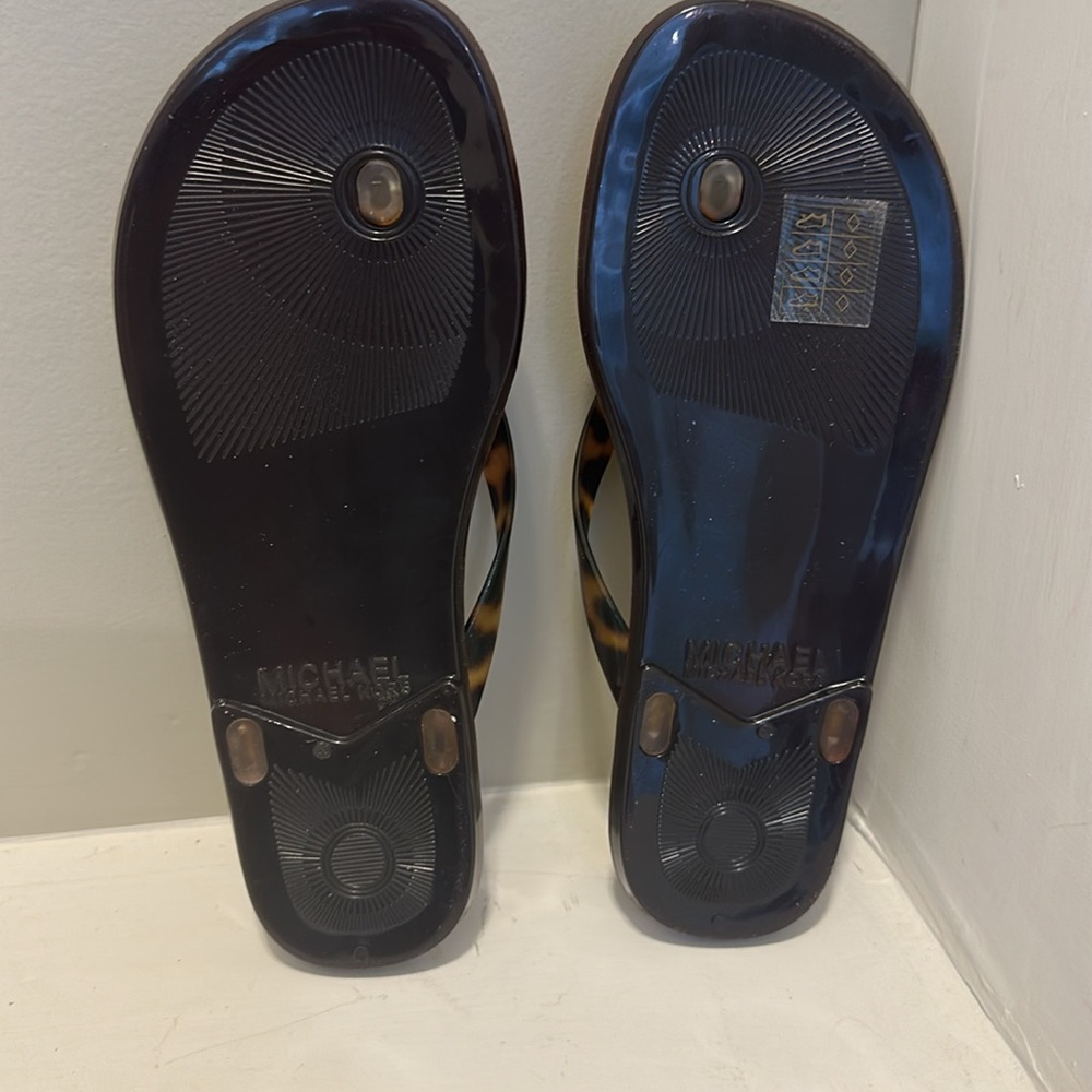 Michael Kors leopard tortoise jelly cork flip flops. New, never worn - Picture 6 of 7